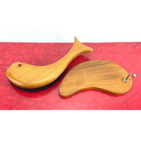 Vintage 1960s shoe brush, West Germany, wooden shoe shining brush, whale shaped - Picture 7 of 10